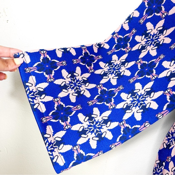 H&M Women's Size 6 Top 3/4 Sleeves Blue and Pink Geometric - Picture 4 of 6